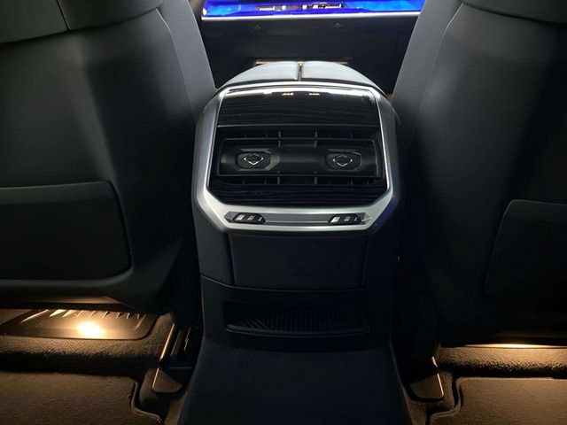 Used 2026 BMW 740i RWD image 70