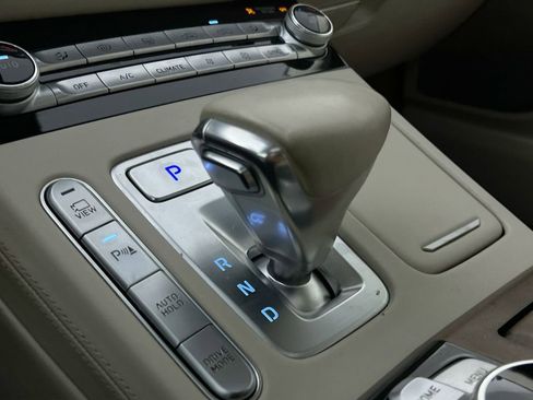 Used 2020 Genesis G90 3.3T Premium image 22