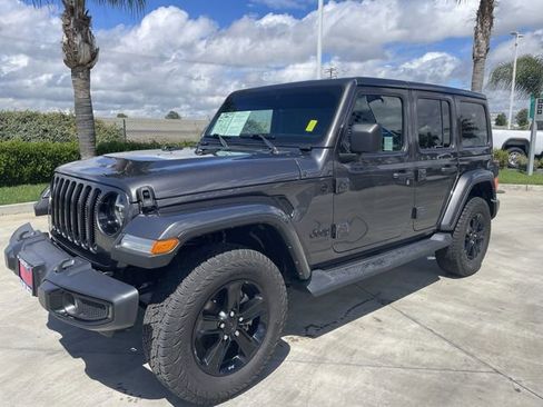 Used 2021 Jeep Wrangler Unlimited Sahara AWD/4WD image 4