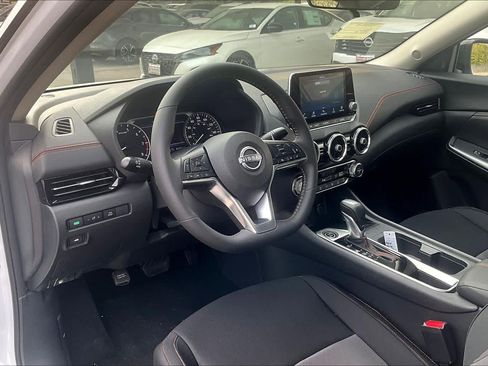 New 2025 Nissan Sentra SR w/ Midnight Edition image 10
