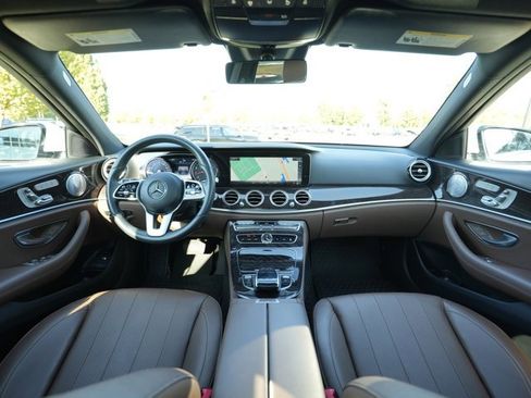 Certified 2019 Mercedes-Benz E 300 4MATIC image 19