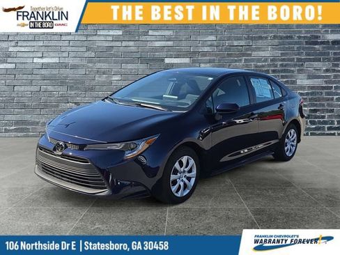 Used 2025 Toyota Corolla LE FWD image 1