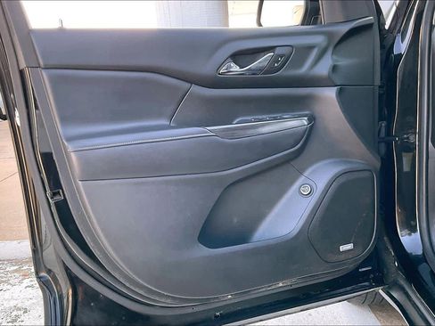 Used 2018 GMC Acadia SLT image 21