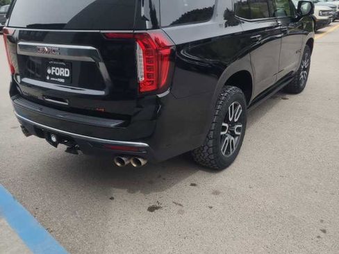 Used 2024 GMC Yukon AT4 w/ Technology Package AWD/4WD image 5