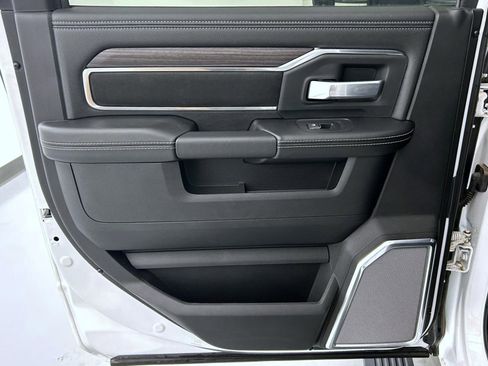 New 2025 RAM 2500 Laramie AWD/4WD image 21