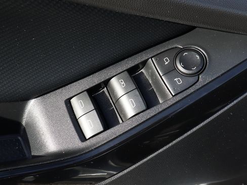 Used 2025 Chevrolet Equinox LT image 14