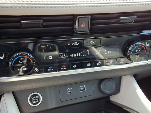 Certified 2023 Nissan Rogue SL AWD/4WD image 16