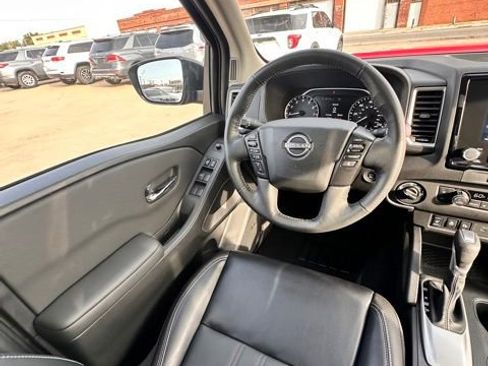 Certified 2024 Nissan Frontier SL w/ Technology Package AWD/4WD image 27