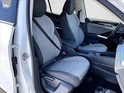 Used 2025 Volkswagen Tiguan S AWD/4WD image 9