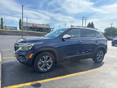 Used 2024 Kia Seltos S AWD/4WD image 3