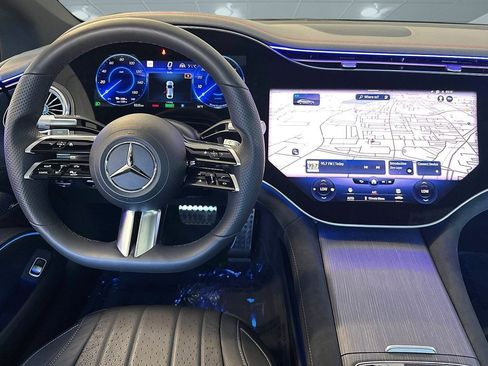 Used 2022 Mercedes-Benz EQS 580 4MATIC Sedan image 11
