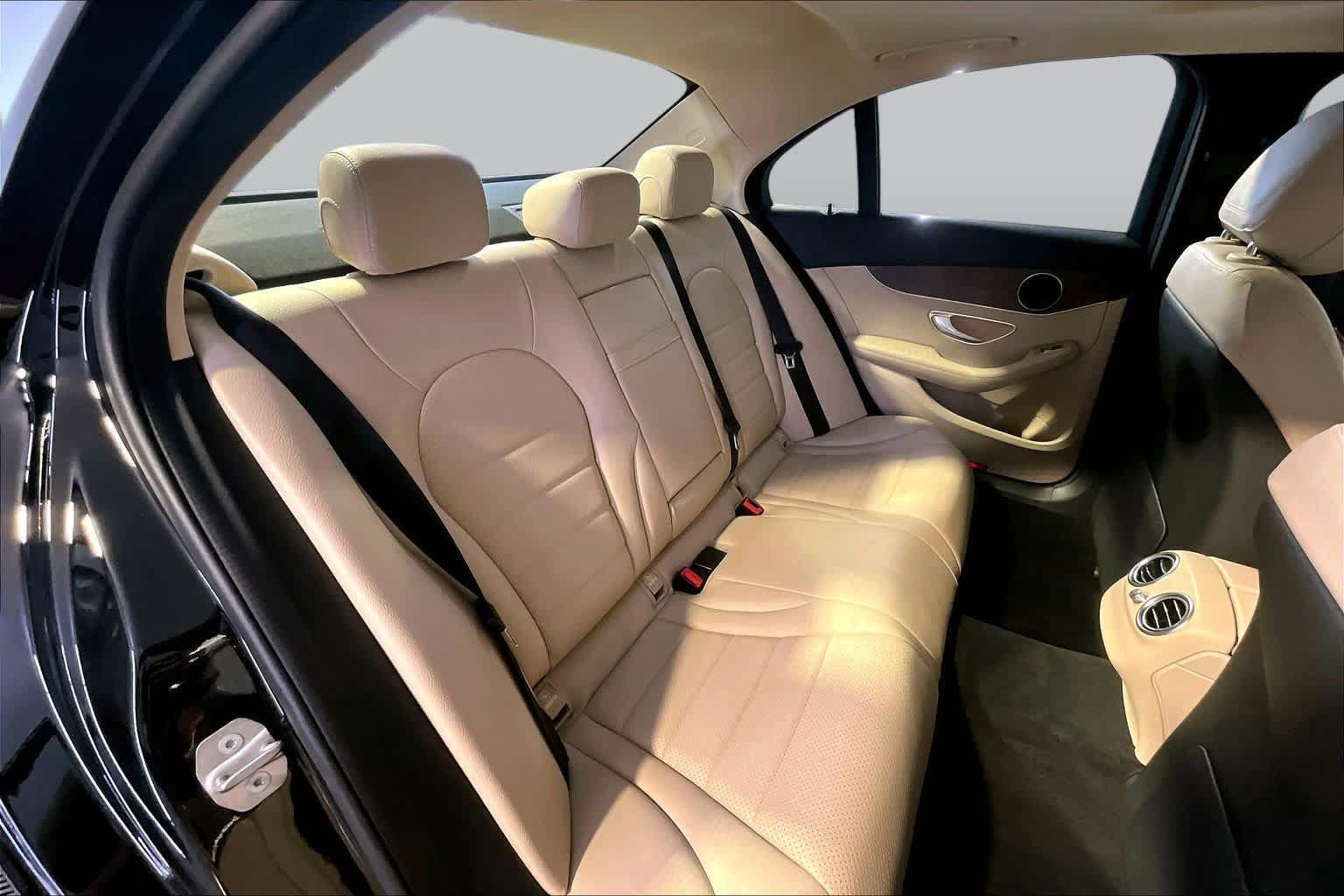Used 2020 Mercedes-Benz C 300 4MATIC Sedan image 20