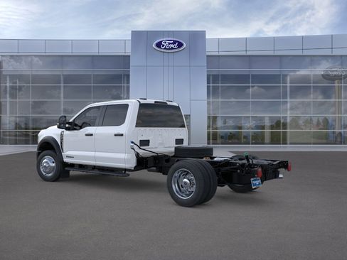 New 2025 Ford F450 XLT RWD image 4