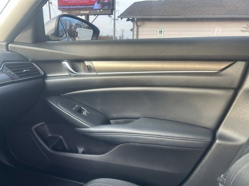 Used 2018 Honda Accord LX image 23