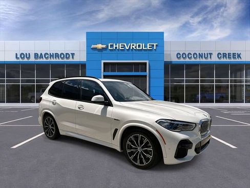 Used 2022 BMW X5 xDrive45e w/ M Sport Package AWD/4WD image 2