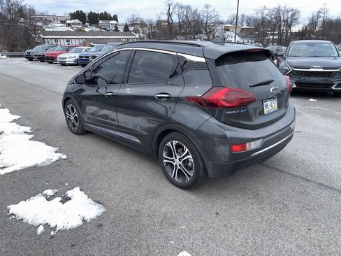 Used 2019 Chevrolet Bolt Premier w/ Infotainment Package image 5