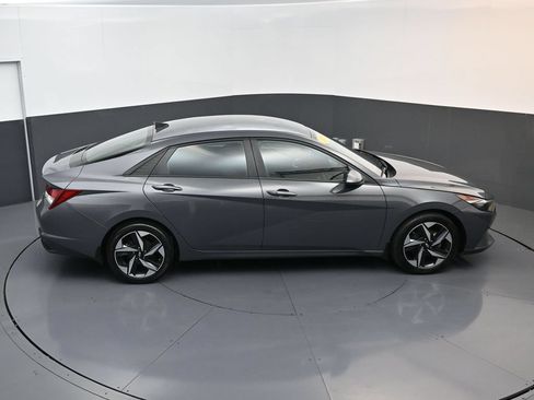 Used 2023 Hyundai Elantra SEL w/ Convenience Package FWD image 15