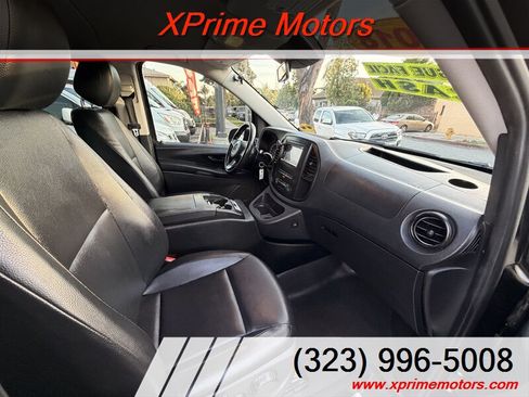Used 2018 Mercedes-Benz Metris Passenger image 33