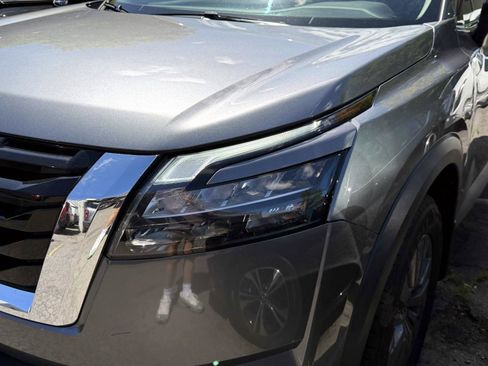 Used 2023 Nissan Pathfinder S AWD/4WD image 7