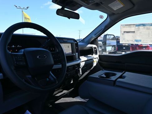 New 2026 Ford F450 XL w/ XL Chrome Package image 18