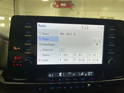 Used 2023 Toyota Sienna XLE w/ XLE Plus Package image 16