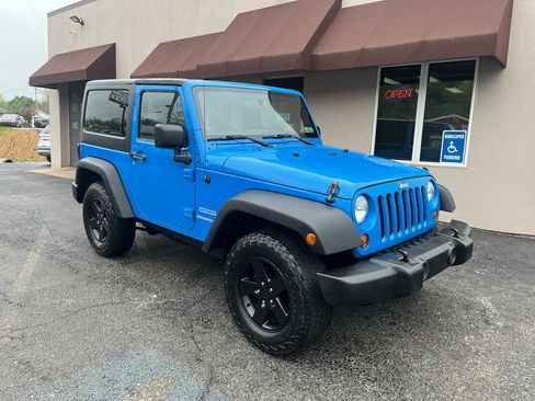Used 2012 Jeep Wrangler Sport AWD/4WD image 3