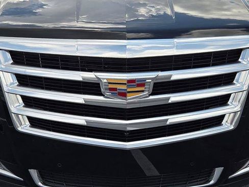 Used 2020 Cadillac Escalade ESV Premium Luxury AWD/4WD image 9