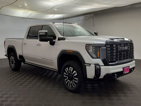 Used 2024 GMC Sierra 3500 Denali Ultimate AWD/4WD image 7