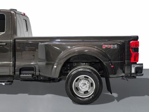 Used 2024 Ford F350 Lariat w/ FX4 Off-Road Package image 11