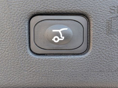 Certified 2024 Ford Edge SEL w/ Convenience Package image 16