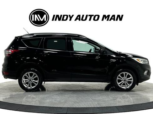Used 2017 Ford Escape SE w/ Equipment Group 201A AWD/4WD image 3