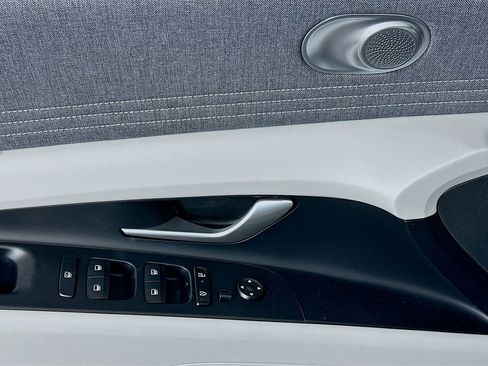 New 2026 Hyundai Elantra Limited image 19