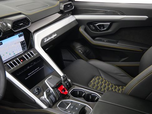 Used 2021 Lamborghini Urus image 26