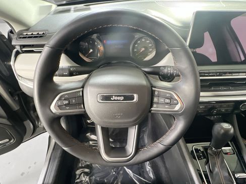 Used 2022 Jeep Compass Limited w/ Sun and Sound Group AWD/4WD image 11