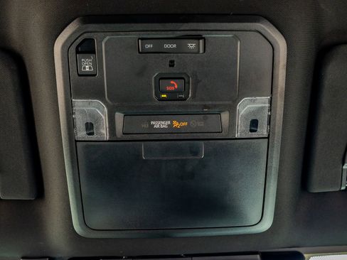 Used 2025 Toyota Tacoma TRD Off-Road w/ TRD Off Road Upgrade Package image 29