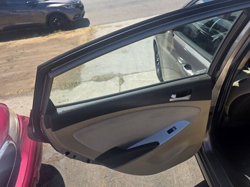 Used 2014 Hyundai Accent GLS FWD image 13