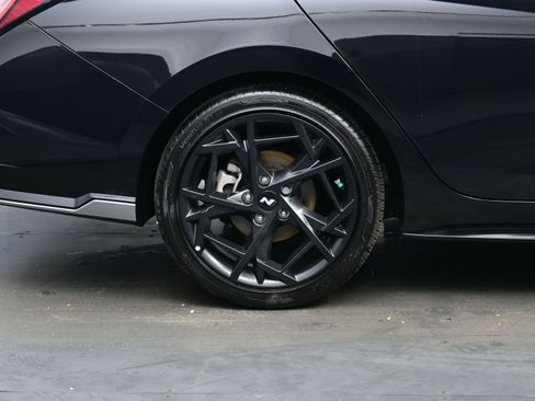 Certified 2025 Hyundai Elantra N Line image 9