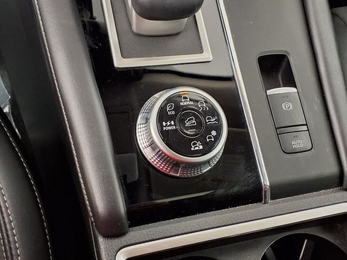 Used 2024 Mitsubishi Outlander SE image 24