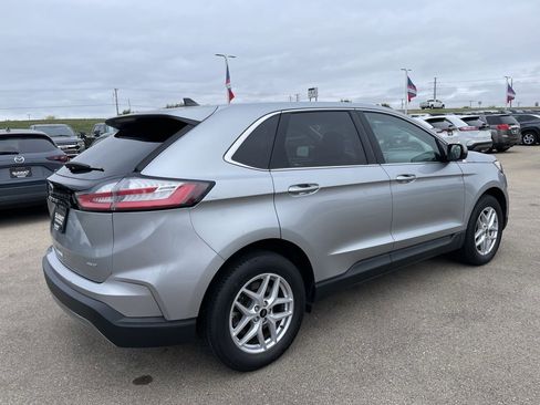 Used 2023 Ford Edge SEL image 4