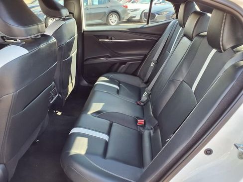 Used 2025 Toyota Camry SE FWD image 10