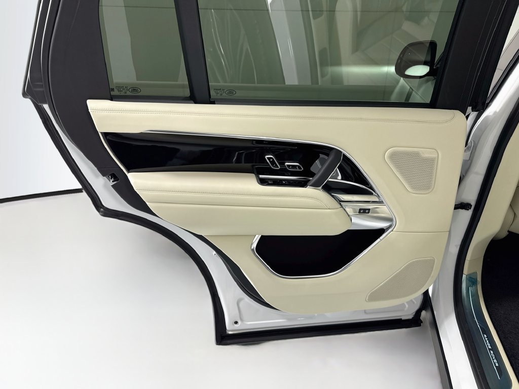 New 2027 Land Rover Range Rover Long Wheelbase SE AWD/4WD image 27