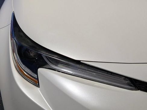 Used 2020 Toyota Corolla LE FWD image 11
