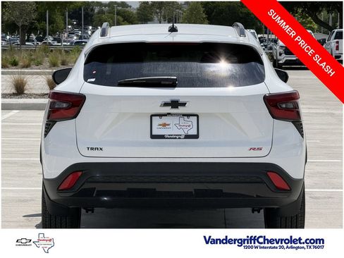 New 2026 Chevrolet Trax RS w/ Sunroof Package FWD image 5