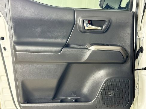 Certified 2023 Toyota Tacoma Limited w/ Black Out Package (TMS) image 19