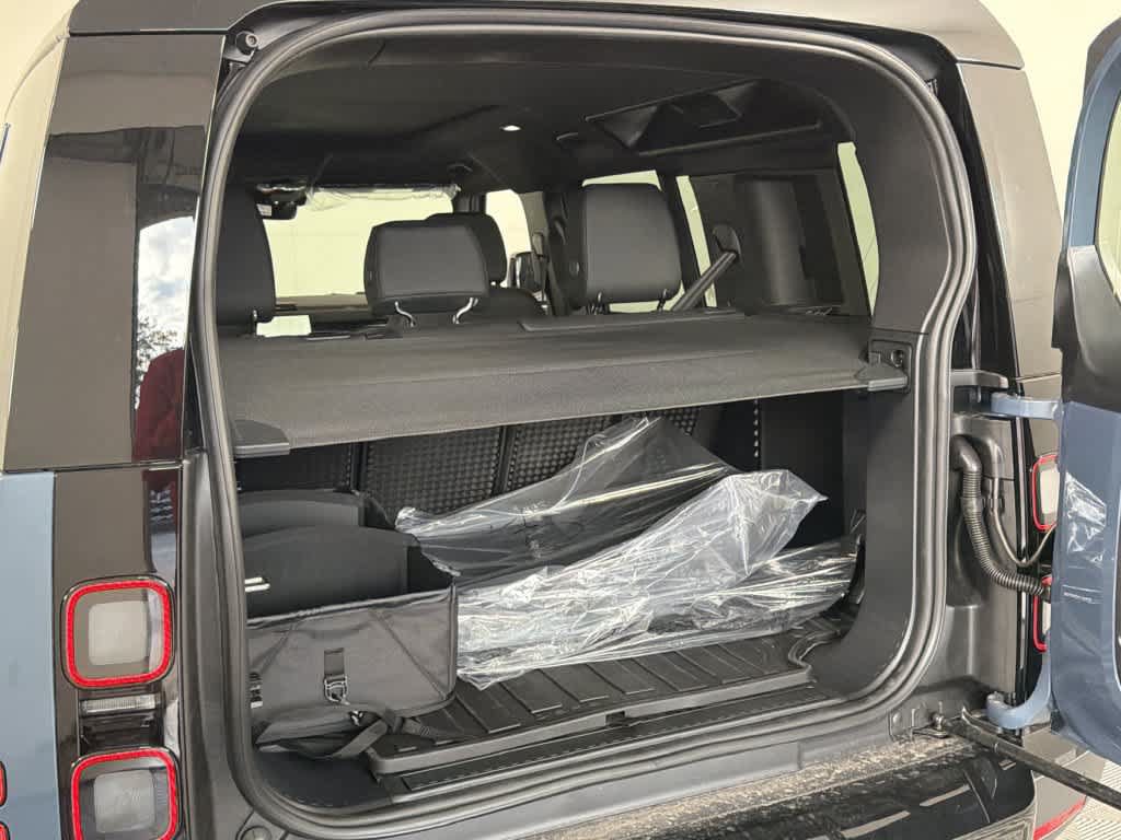 New 2026 Land Rover Defender 110 S AWD/4WD image 6