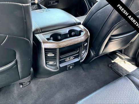 Used 2019 RAM 1500 Laramie AWD/4WD image 11