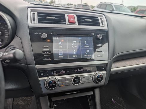 Used 2017 Subaru Outback 2.5i Limited AWD/4WD image 21
