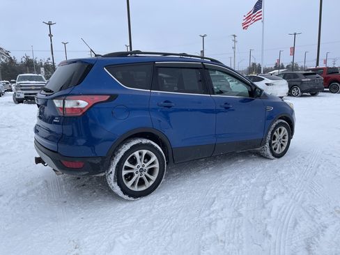 Used 2018 Ford Escape SE image 3