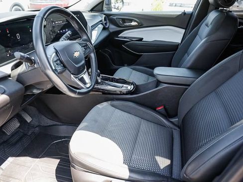Used 2024 Chevrolet Trax LT w/ Driver Confidence Package FWD image 22