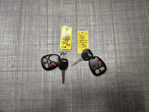 Used 2000 Chevrolet Silverado 1500 LS image 2